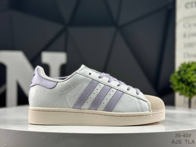 阿迪达斯 三叶草 Adidas Originals Superstar 经典贝壳头系列低帮百搭休闲运动板鞋 货号： Jr6984 尺码：如图所示 Ajs Tla
