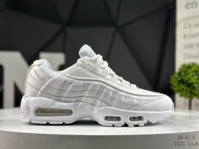 Nike 耐克 Air Max 95 潮流百搭 气垫缓震慢跑鞋 休闲防滑运动鞋！Nike耐克跑步鞋经典透气舒适运动鞋休闲鞋。为了迎接今年的世界地球日，Nike