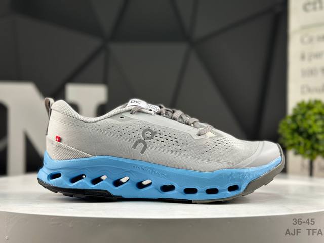 昂跑 On Cloudsurfer Trail 2 Wp 男女款同款轻量舒适款运动鞋 透气缓震跑步鞋。Cloudnova家族的全新成员:Cloudnovaflu