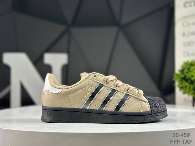阿迪达斯 Adidas Superstar 贝壳头经典百搭休闲板鞋 货号：Jr4234 尺码：如图所示 Taf