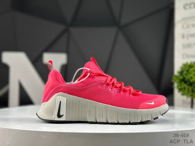 耐克 Nike Free Metcon 6 网布圆头系带 减震防滑 低帮休闲训练鞋 整体设计流线更简洁了，标志性Logo越来越小，后跟倒三角设计让小腿更显长 目