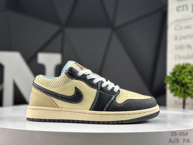 耐克 Air Jordan 1 Low 低帮 Aj1 乔丹1代 Aj1 乔1 低邦 蓝黄拼接 乔丹篮球鞋系列 营造艳丽反差。白色鞋面与鞋身两侧黑色Swoosh
