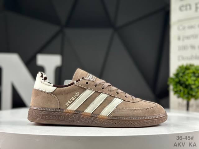 阿迪达斯 Adidas Handball Spezial时尚休闲板鞋 货号：Je5007 尺码：如图所示 Akv Ka