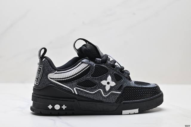 公司级Louis Vuitton Trainer Sneaker Low 路易威登 休闲运动文化百搭板鞋 舒适防滑底和百搭性霸屏整个时尚娱乐圈 细节调整完美主义