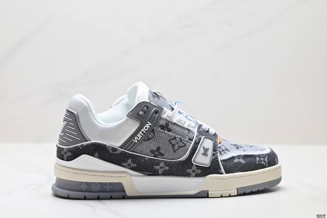 真标Louis Vuitton Trainer Sneaker Low 全新 Lv 路易威登 休闲运动文化百搭板鞋 尺码:40-45 Id:Jed355-Re