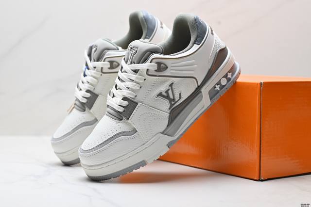 真标Louis Vuitton Trainer Sneaker Low 全新 Lv 路易威登 休闲运动文化百搭板鞋 Id:Jzd129-Rzr