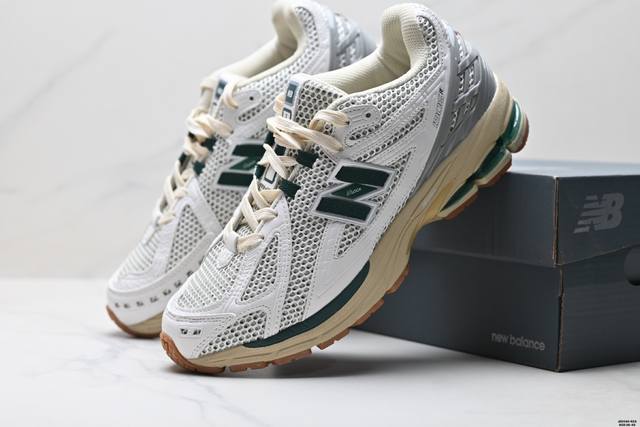 真标New Balance M1906系列复古单品宝藏老爹鞋款复古元素叠加 质感超级棒 楦版型材料细节做工精细 作为Nb最经典的档案鞋型之一 与 2一样，190
