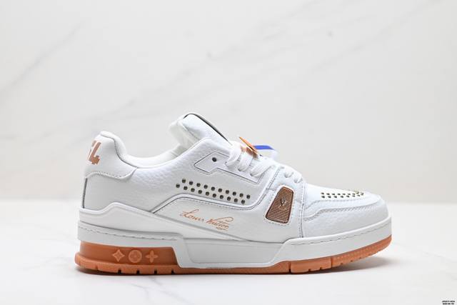 公司级Louis Vuitton Trainer Sneaker Low 路易威登 休闲运动文化百搭板鞋 舒适防滑底和百搭性霸屏整个时尚娱乐圈 细节调整完美主义