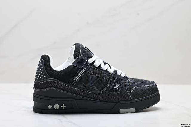 公司级Louis Vuitton Trainer Sneaker Low 路易威登 休闲运动文化百搭板鞋 舒适防滑底和百搭性霸屏整个时尚娱乐圈 细节调整完美主义
