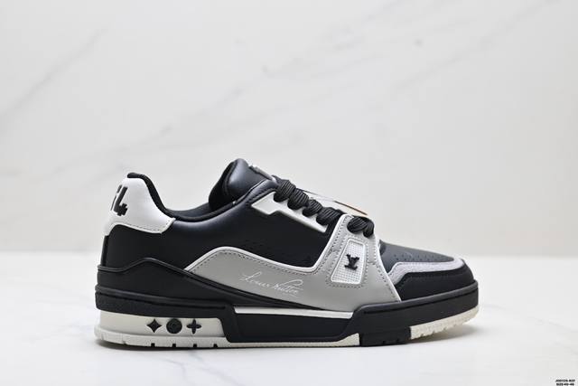 公司级Louis Vuitton Trainer Sneaker Low 路易威登 休闲运动文化百搭板鞋 舒适防滑底和百搭性霸屏整个时尚娱乐圈 细节调整完美主义