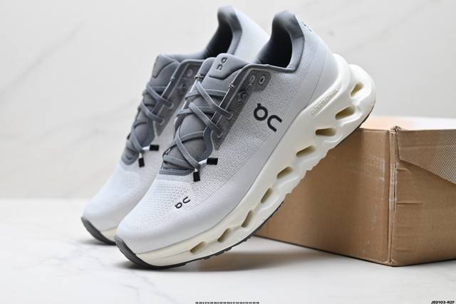 公司级On昂跑Cloudtilt 轻量运动休闲鞋 脚感很舒服 鞋底柔软且包裹性好 上脚显腿长 不管休闲还是运动都很百搭 是最好看最显质感的颜色 尺码:36 36