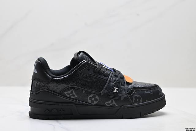 公司级Louis Vuitton Trainer Sneaker Low 路易威登 休闲运动文化百搭板鞋 舒适防滑底和百搭性霸屏整个时尚娱乐圈 细节调整完美主义