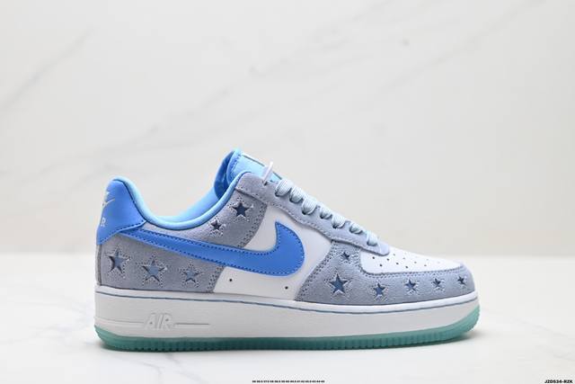 公司级耐克Nike Air Force 1’07空军一号低帮百搭休闲运动板鞋。柔软、弹性十足的缓震性能和出色的中底设计，横跨复古与现代的外型结合，造就出风靡全球