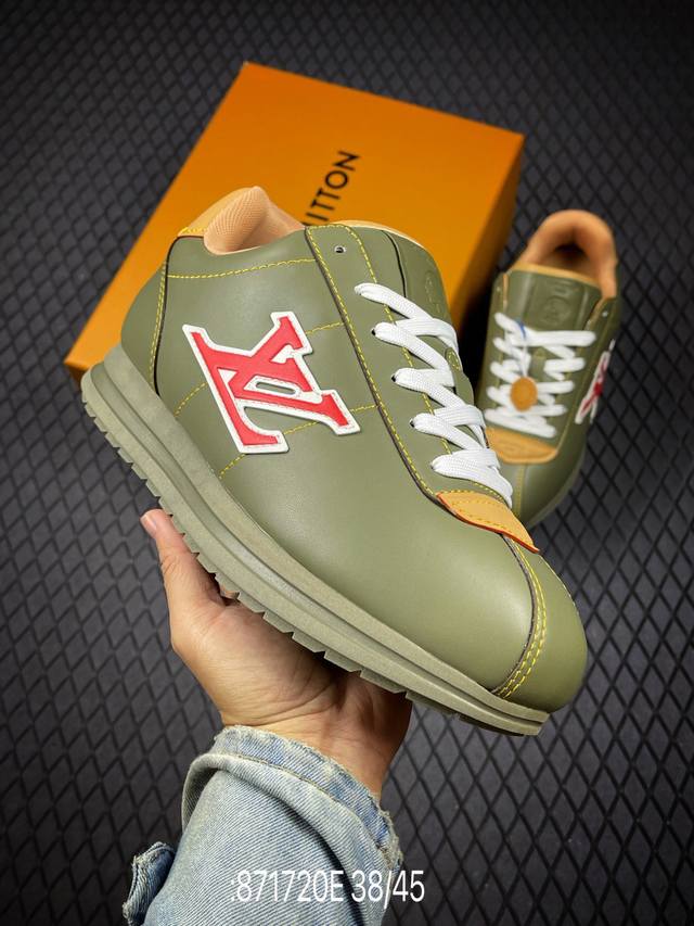 当季新款 Lv Buttersoft 运动鞋 本款 Lv Buttersoft 运动鞋出自路易威登男装创意总监 pharrell Williams 之手，致敬运