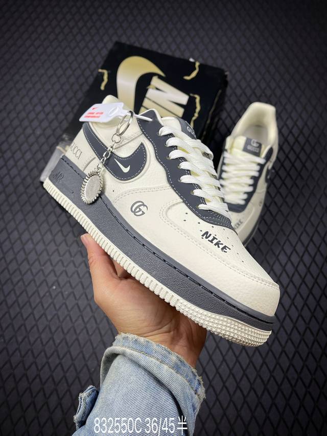 C 公司级Nike Air Force 1‘07 原楦头原纸板 打造纯正低帮空军版型 专注外贸渠道 全掌内置蜂窝气垫 原盒配件 原厂中底钢印、拉帮完美 货号:K