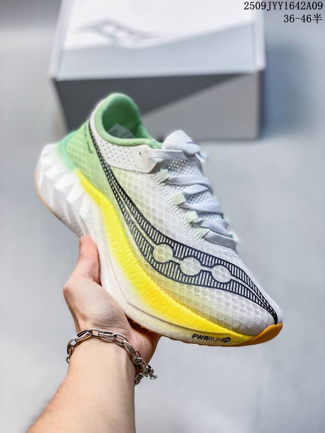 Saucony索康尼Triumph啡鹏4 巴斯夫真爆男女跑步缓震透气舒适轻巧运动休闲鞋 5 60Ddeyi 40-46带半码 35.5-40带半码 35.5-4