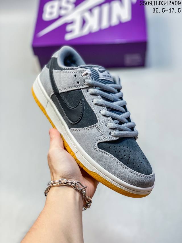 公司级带半码 耐克Nike Sb Dunk Low Sb 系列扣篮系列复古低帮休闲运动滑板板鞋。采用脚感柔软舒适Zoomair气垫，有效吸 收滑板等极限运动在落