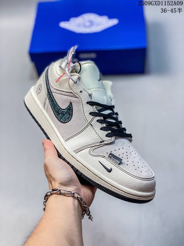 公司级Nike Air Jordan 1 Low Aj1乔1低帮休闲板鞋 同步官方配色 市场唯一独家头层皮打造 原鞋原档案开发 原厂皮料 原档冲孔鞋头 正确满胶
