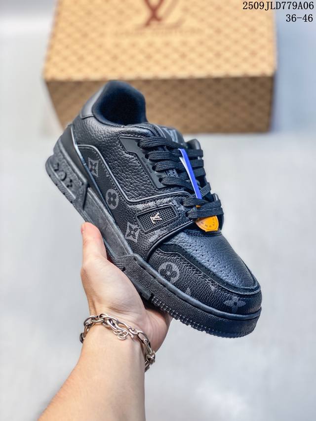 全新Lv路易威登Louis Vuitton Trainer Sneaker Low休闲运动文化百搭板鞋 编码：01Jvd368A02 尺码：如图 编码：09Jl