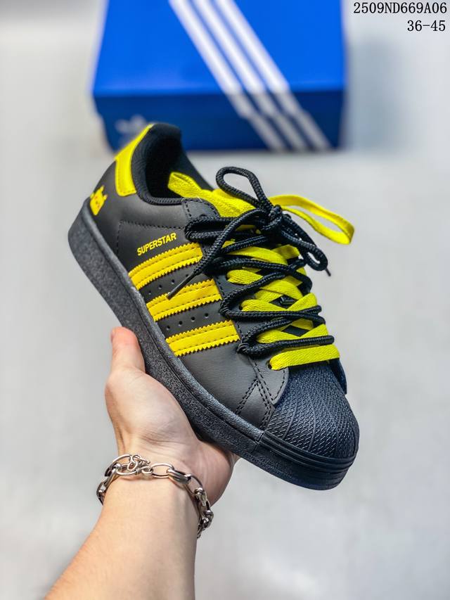 公司级Ad Originals Superstar 经典复古贝壳头板鞋 Eg4959 诞生于1969年 是第一双将全皮面鞋 身与橡胶鞋头结合在一起的低帮篮球鞋