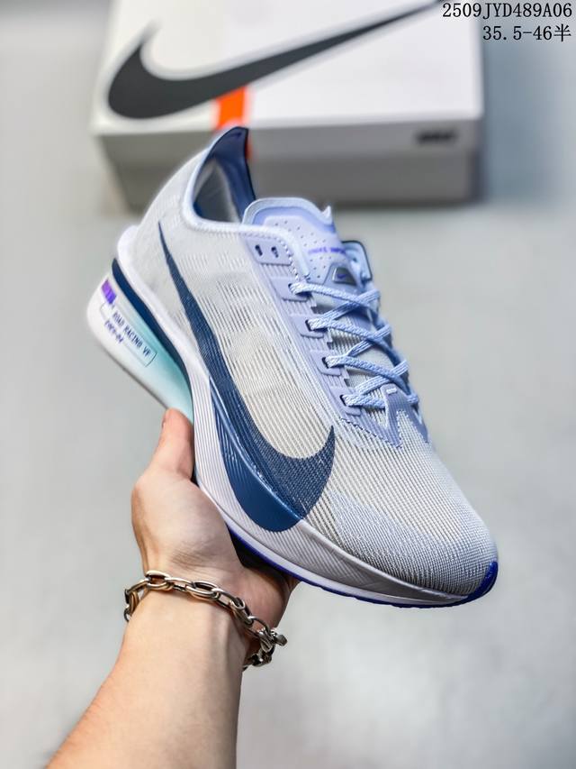 公司级Nike Zoomx Vaporfly Next% 4耐克 轻量化 网面透气运动鞋 这款新一代最强跑鞋在鞋面和鞋底都进行了全方位升级鞋面使用了全新 Vap