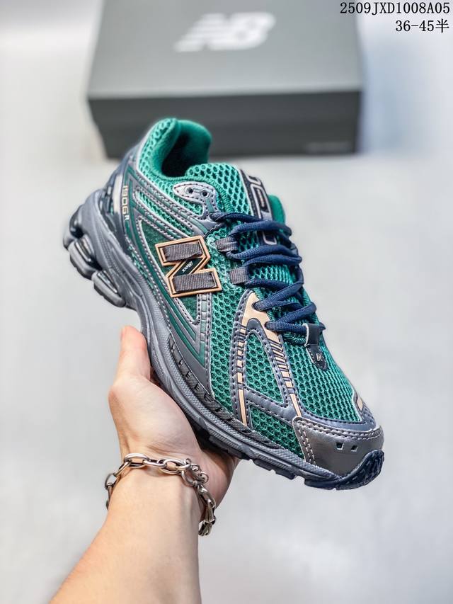 New Balance 6 复古跑鞋 小红书爆款 Nb 6这双鞋确实是N经典复古款式之一，以全新科技诠释，成功打造 6鞋款，鞋面在保持 6基本线条和片层结构的同