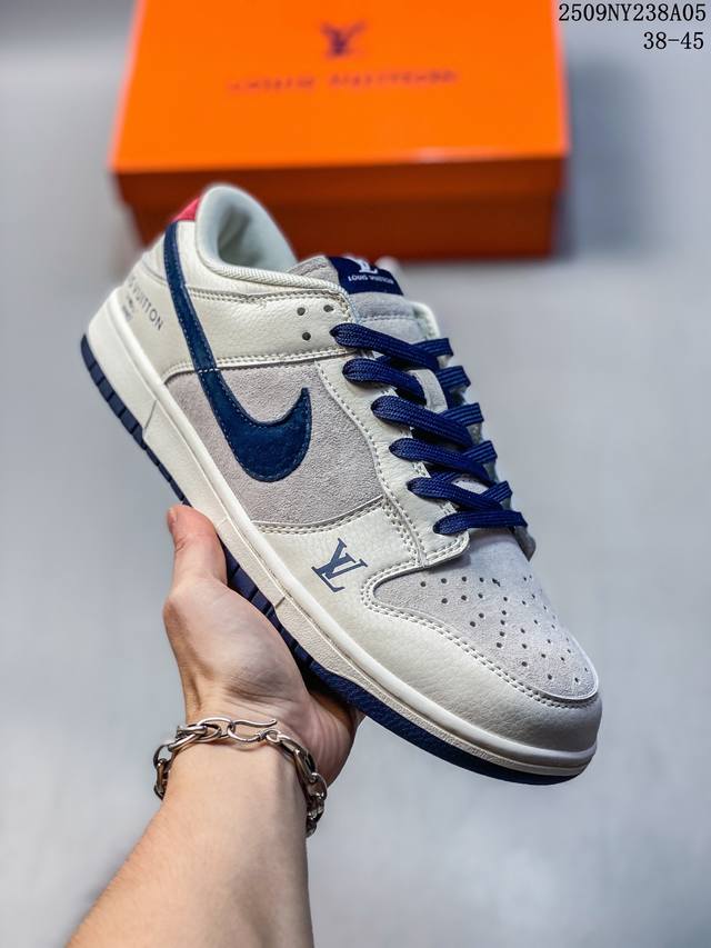 公司级带半码 耐克Nike Sb Dunk Low 扣篮系列复古低帮休闲运动滑板板鞋。采用脚感柔软舒适Zoomair气垫，有效吸收滑板等极限运动在落地时带来的冲
