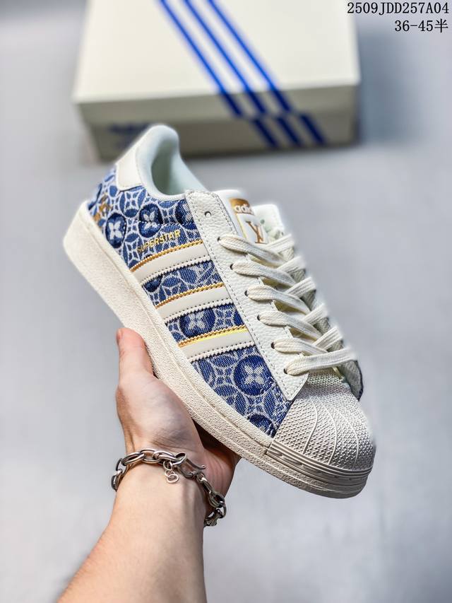 公司级Adidas Originals Superstar 阿迪达斯 三叶草 贝壳头’Diy’系列低帮经典百搭休闲运动板鞋 货号:Bz1663 尺码:36 36