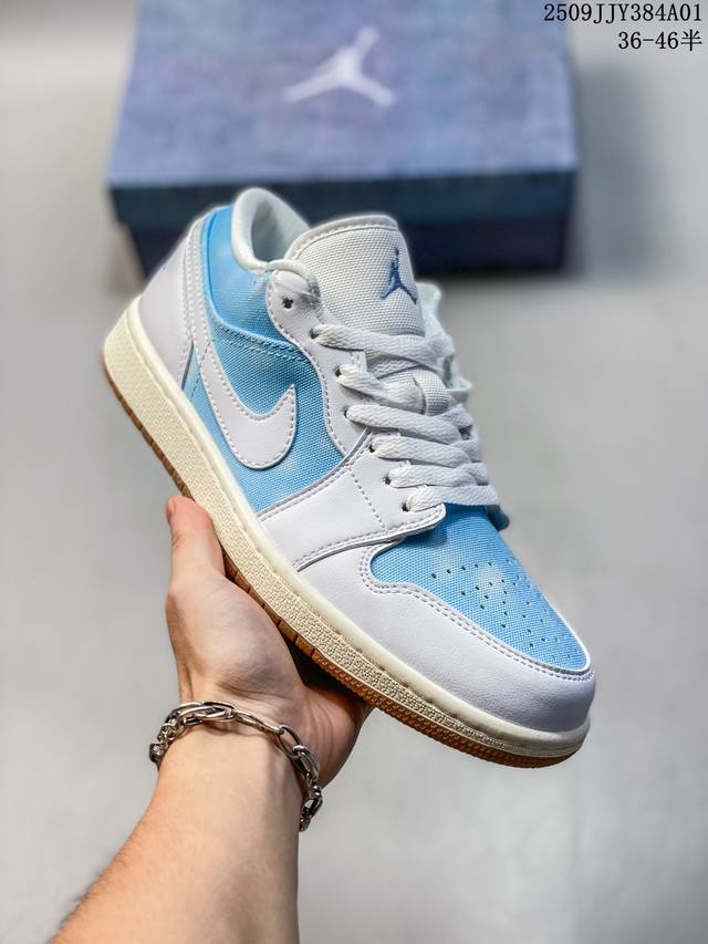 Air Jordan 1 Low Aj1乔1低帮休闲板鞋 同步官方配色 原档冲孔鞋头 正确满胶鞋垫 四线拉帮 原厂织唛标 鞋舌高弹海绵填充。 Size： 36