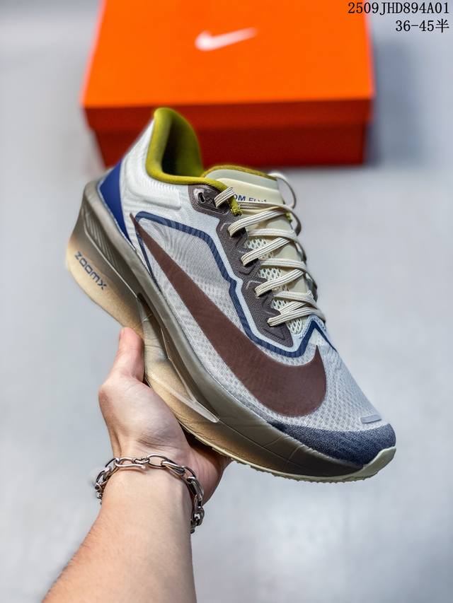 公司级Nk Zoomx Invincible Run Flyknit Fk6 Zoom Fly 6轻量飞织低帮休闲运动慢跑鞋 此鞋专为长跑运动员而生 是为5至1