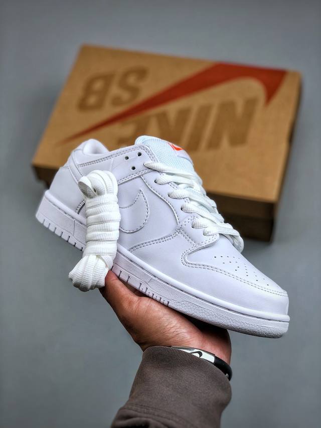 K Nike Sb Dunk Low pro 休闲运动板鞋 顾名思义，具有经典的Dunk血缘，又注入了更多的时尚元素。相较于普通的Dunk滑板鞋，改良版的Dun