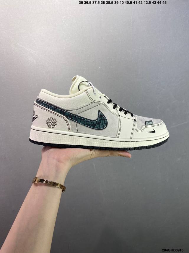 公司级 Air Jordan 1 Low 此款主张打破传统的工业化流水线设计限制，以Made By Ideas的超级创意为理念，集结众多潮流设计师，结合时下最I