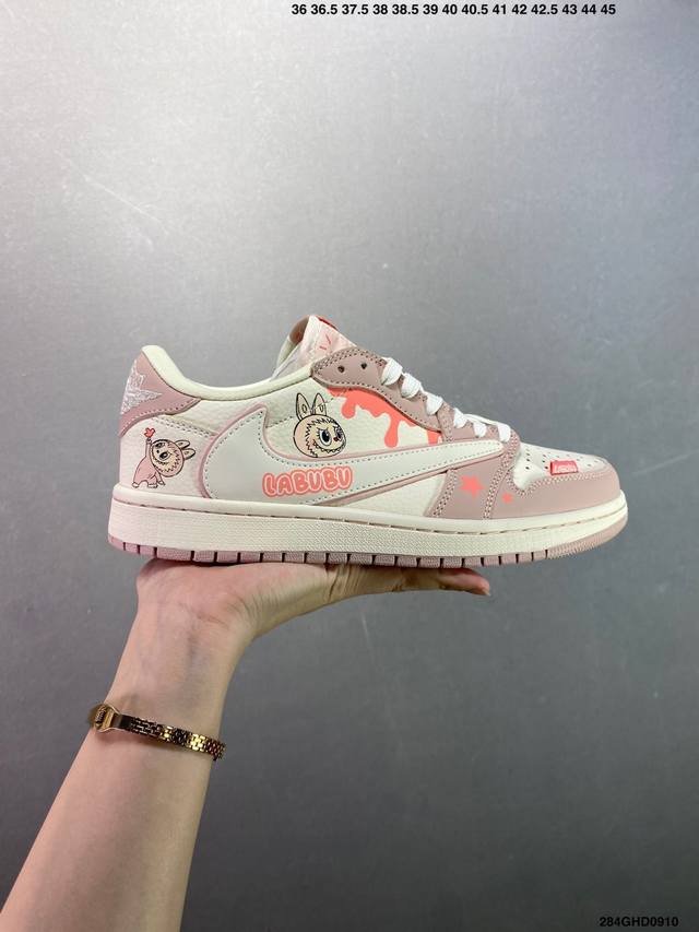 公司级Air Jordan 1 Low 联名 此款主张打破传统的工业化流水线设计限制，以Made By Ideas的超级创意为理念，集结众多潮流设计师，结合时下