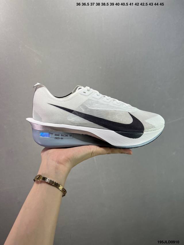 公司级Nike Zoomx Vaporfly Next% 4耐克 轻量化 网面透气运动鞋 这款新一代最强跑鞋在鞋面和鞋底都进行了全方位升级鞋面使用了全新 Vap