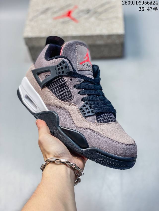真标 耐克 Nike Air Jordan 4 Retro Og迈克尔 乔丹Aj4代乔4 中帮复古休闲运动文化篮球鞋。秉承轻量化的速度型篮球鞋设计思想完成设计，