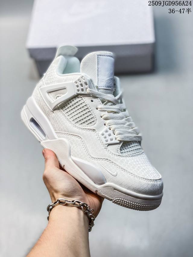 真标 耐克 Nike Air Jordan 4 Retro Og迈克尔 乔丹Aj4代乔4 中帮复古休闲运动文化篮球鞋。秉承轻量化的速度型篮球鞋设计思想完成设计，