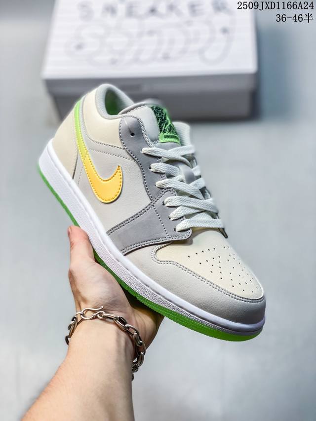 公司级带半码 Air Jordan 1 Low Aj1乔1低帮休闲板鞋 同步官方配色 市场唯一独家头层皮打造 原鞋原档案开发 原厂皮料 原档冲孔鞋头 正确满胶鞋