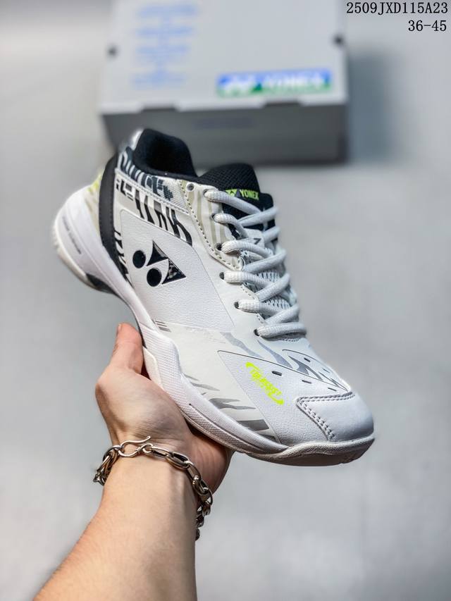 公司级 尤尼克斯 Yonex 跑步鞋 羽毛球鞋Yy训练比赛球鞋网球 设计专业减震透气运动鞋。尤尼克斯球鞋系列包括羽毛球鞋，网球鞋，高尔夫鞋和室内运动鞋等多种类型