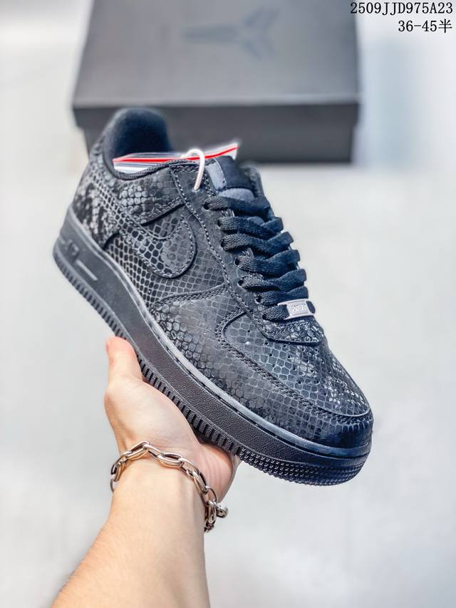 公司级 Nike Air Force 1 ‘07 空军一号低帮休闲板鞋 进口牛筋布 原楦头原纸板 纯正空军版型 定制鞋盒 全掌内置全掌气垫 原厂中底钢印 拉帮完