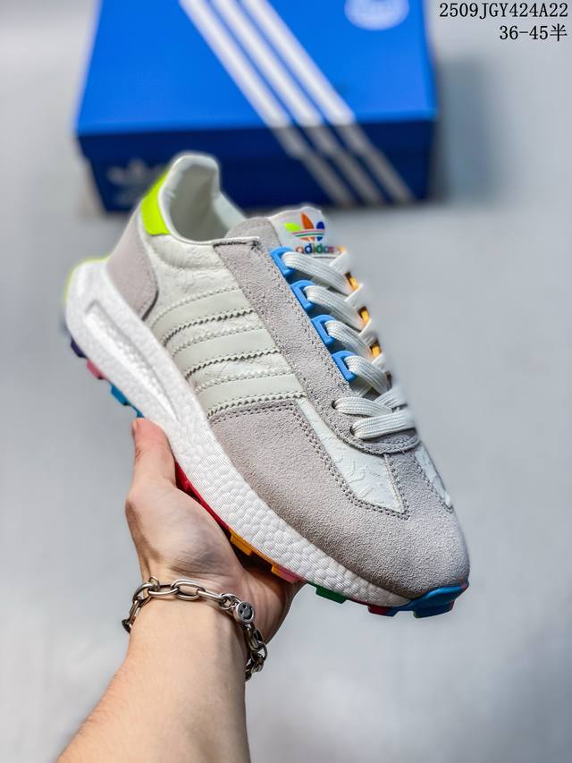 阿迪达斯Adidas Originals Retropy E5 爆米花速度轻盈复古系列百搭透气休闲运动慢跑鞋。全新Boost轻量缓震鞋底材质# 轻盈又不失动感