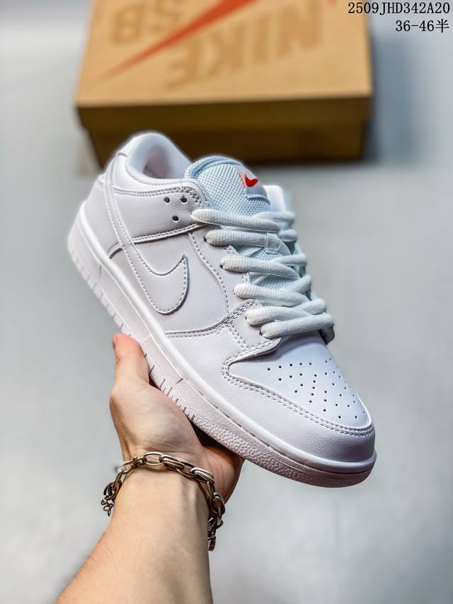公司级带半码 耐克Nike Sb Dunk Low Sb 系列扣篮系列复古低帮休闲运动滑板板鞋。采用脚感柔软舒适Zoomair气垫，有效吸 收滑板等极限运动在落