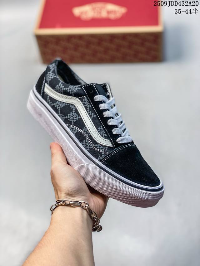 万斯男鞋Snake Sk8-Low Reissue Sf蛇皮纹低帮帆布鞋滑板鞋 工艺：硫化1:1 重量1:1、真标、原钢印、材质标、鞋型标、合格证 尺码：353