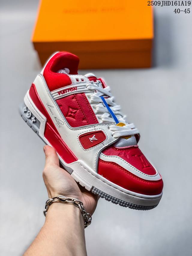 路易威登 Louis Vuitton Lv路易威登板鞋 乘风破浪的姐姐争先种草款,舒适透明底和百搭性霸屏整个时尚娱乐圈，正品1:1套楦复刻，细节调整完美主义！鞋