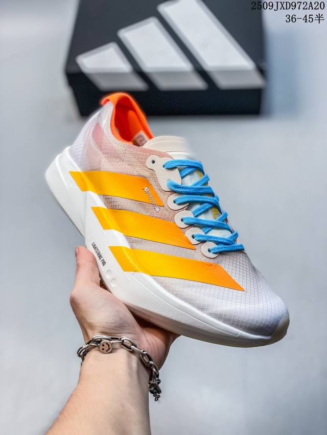 Adidas Adizero Evo Sl舒适运动防滑耐磨低帮跑步鞋，轻质网眼合成鞋面搭配织物内里坚韧透气包裹舒适，中底搭载全掌双层 Lightstrike p