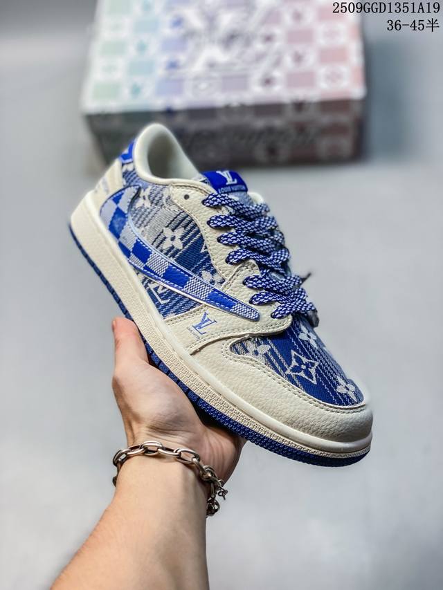 Travis Scott X Fragment Design X Jordan Air Jordan 1 Low Og Sp “Supreme北面联名 米白浅青