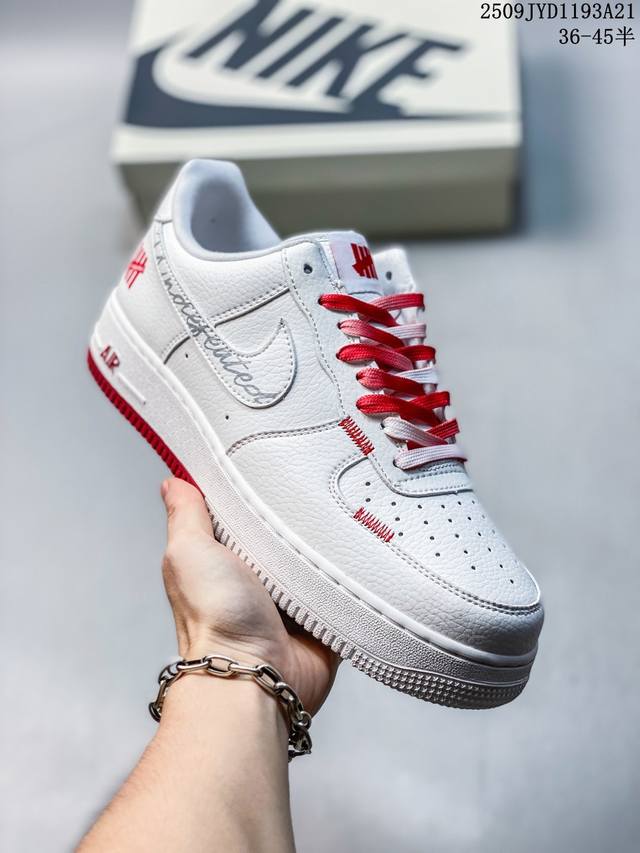 公司级 Nike Air Force 1 ‘07 空军一号低帮休闲板鞋 进口牛筋布 原楦头原纸板 纯正空军版型 定制鞋盒 全掌内置全掌气垫 原厂中底钢印 拉帮完