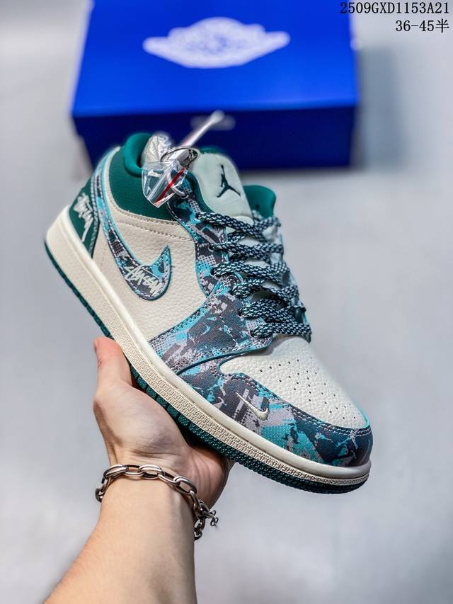 海外爆款限量发售！Nike Jordan Air Jordan 1“斯图西联名 狂野绿” 高端定制 低帮 复古 减震 防滑 耐磨 篮球鞋 定制鞋盒 大厂纯原品质