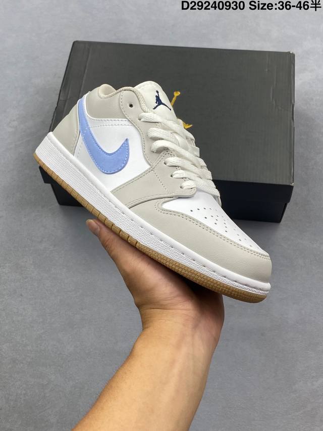 Nike Air Jordan 1 Low Aj1乔1低帮休闲板鞋 同步官方配色 原档冲孔鞋头 四线拉帮 鞋舌高弹海绵填充 官方货号:553558 113 Si