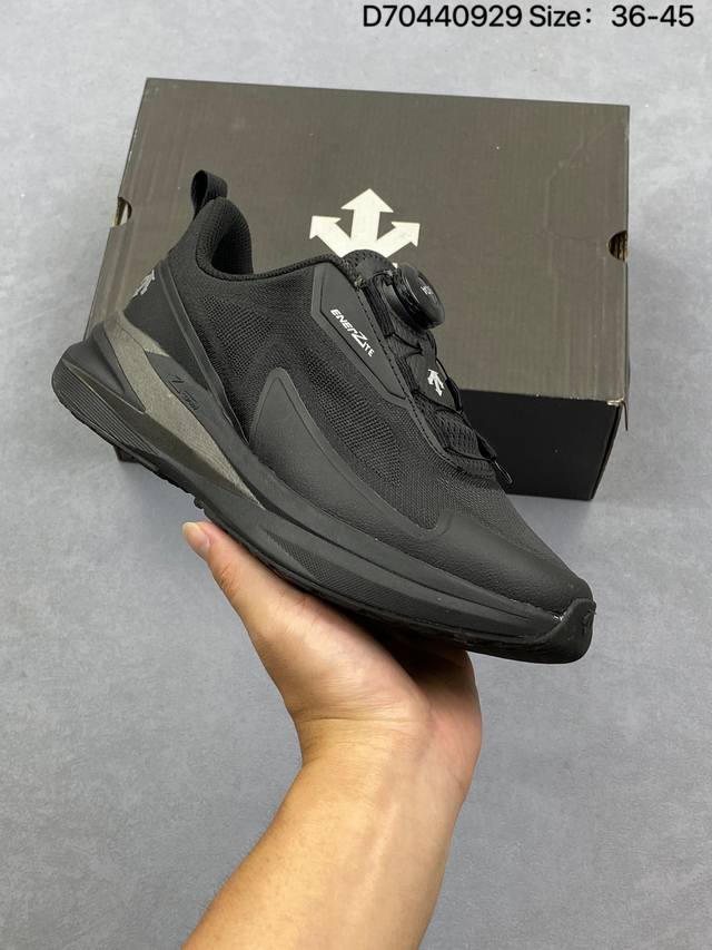 迪桑特Descente Lavitate Trail 舒适百搭防滑耐磨 低帮 休闲跑步鞋 采用大网眼材质鞋面 轻薄通透不闷热 前掌易弯折设计 提供灵活的穿着感受