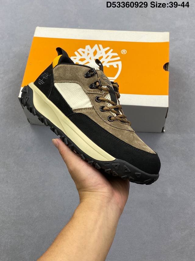 Timberland 添柏岚 男鞋 采用耐磨反绒麂皮革鞋面材质，内嵌低密度缓震pu乳胶鞋垫，轻量橡胶大底全球领先户外品牌 添柏岚Timberland Atr C